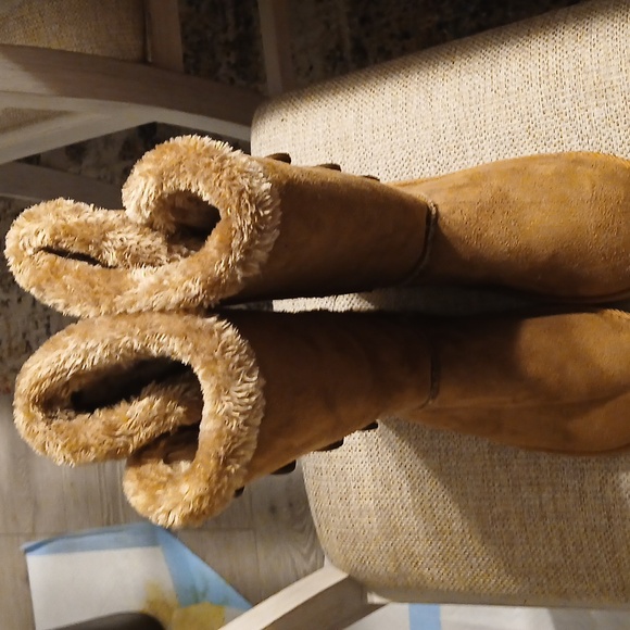NWOT ARNINA WOMEN'S BOOTS - Picture 1 of 3